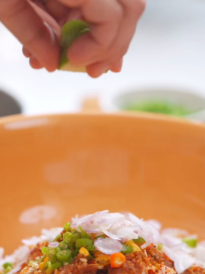 泰国咸鱼拌饭