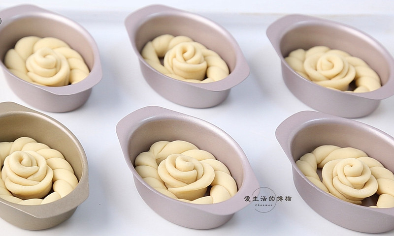 软玫瑰奶香面包