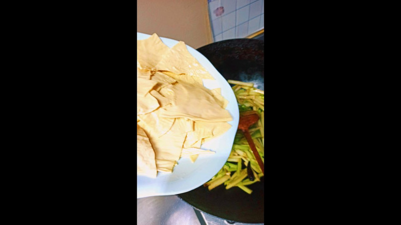 云南菜～韭黄炒豆腐皮