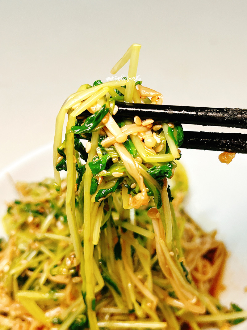芝麻豌豆苗，香味足且超简单的夏日小凉菜