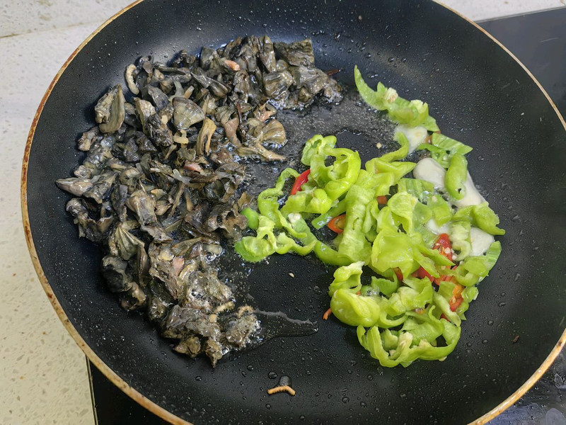 菌中贵族—干巴菌