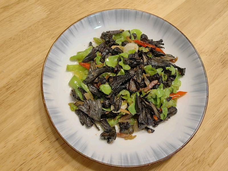 菌中贵族—干巴菌