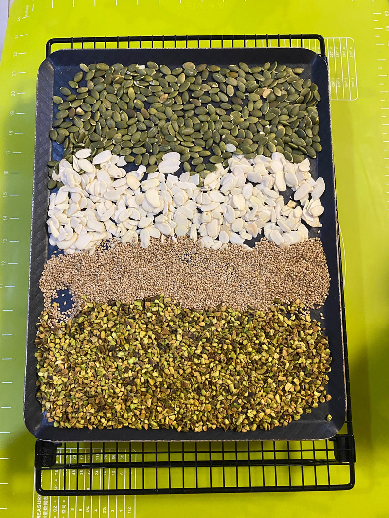 开心果霸霸月饼—酥香掉渣，越嚼越香！