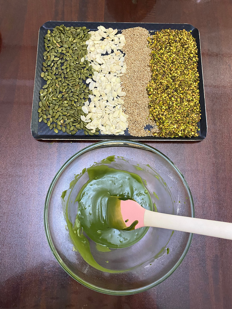 开心果霸霸月饼—酥香掉渣，越嚼越香！