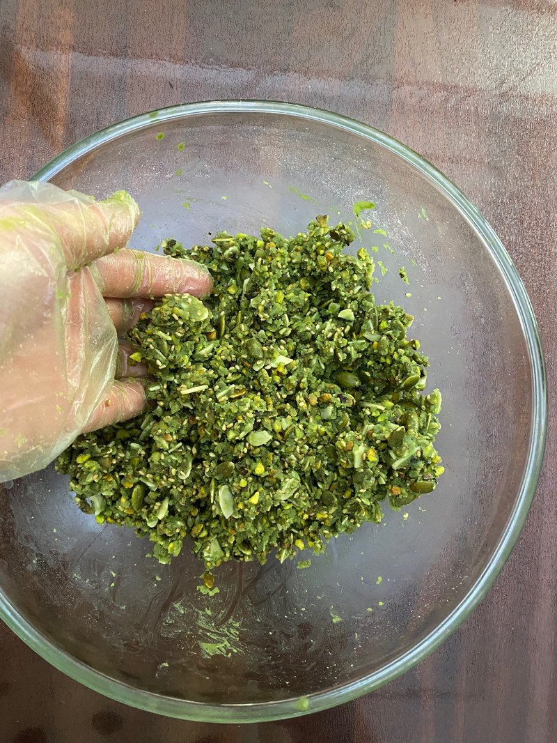 开心果霸霸月饼—酥香掉渣，越嚼越香！
