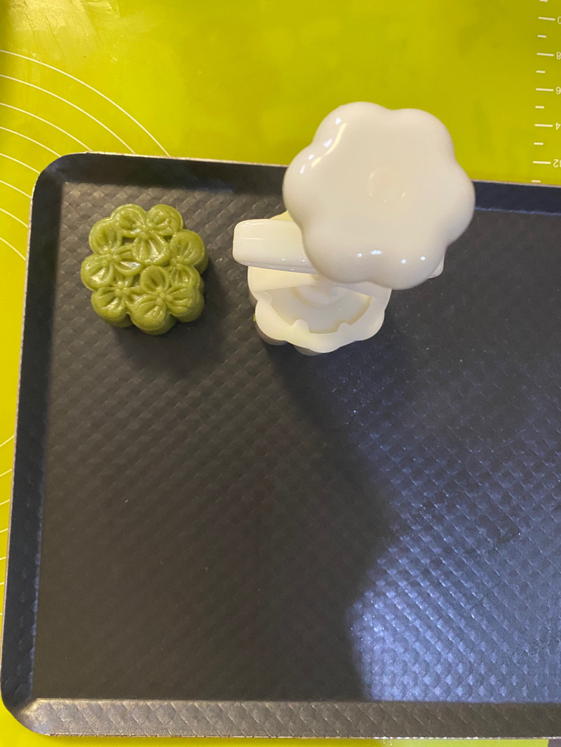 开心果霸霸月饼—酥香掉渣，越嚼越香！