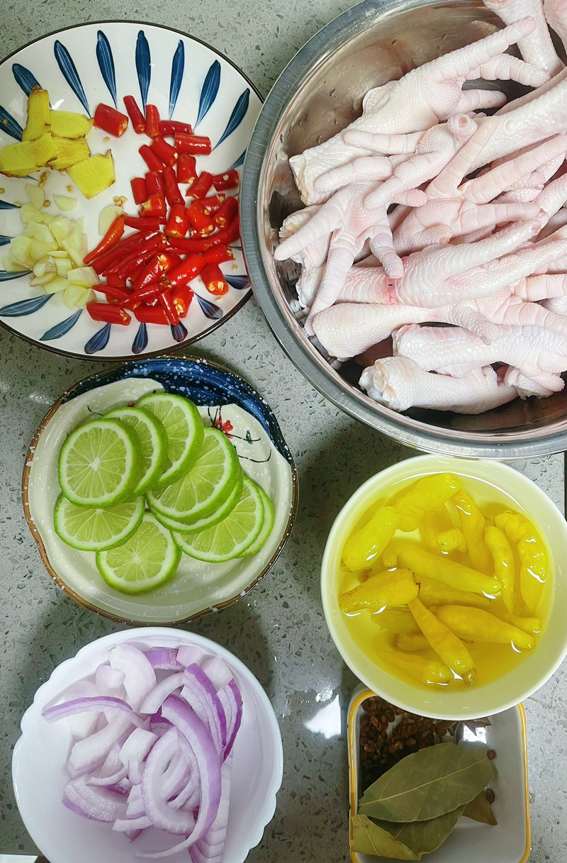 低脂酸辣小零食！柠檬泡椒鸡爪
