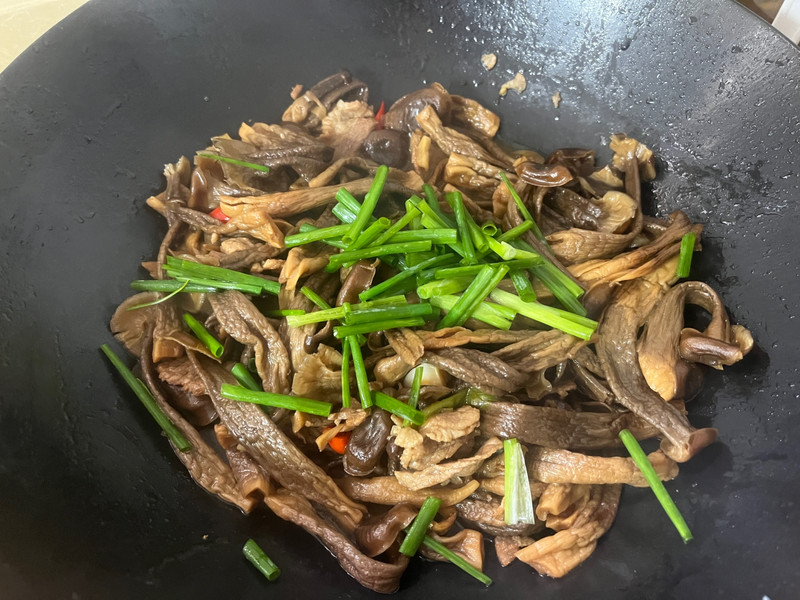 鹿茸菇炒肉