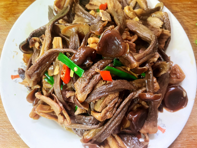 鹿茸菇炒肉