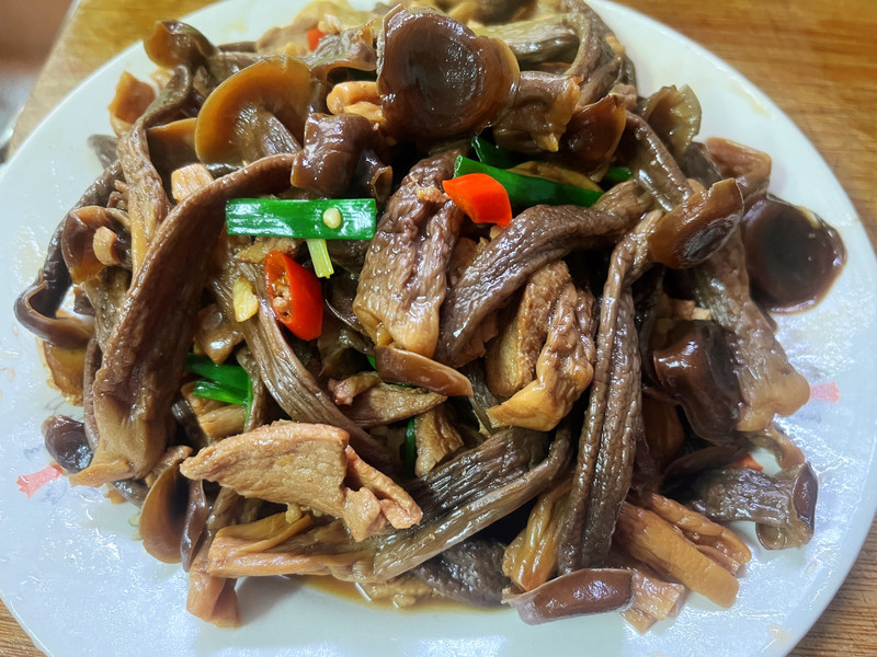 鹿茸菇炒肉