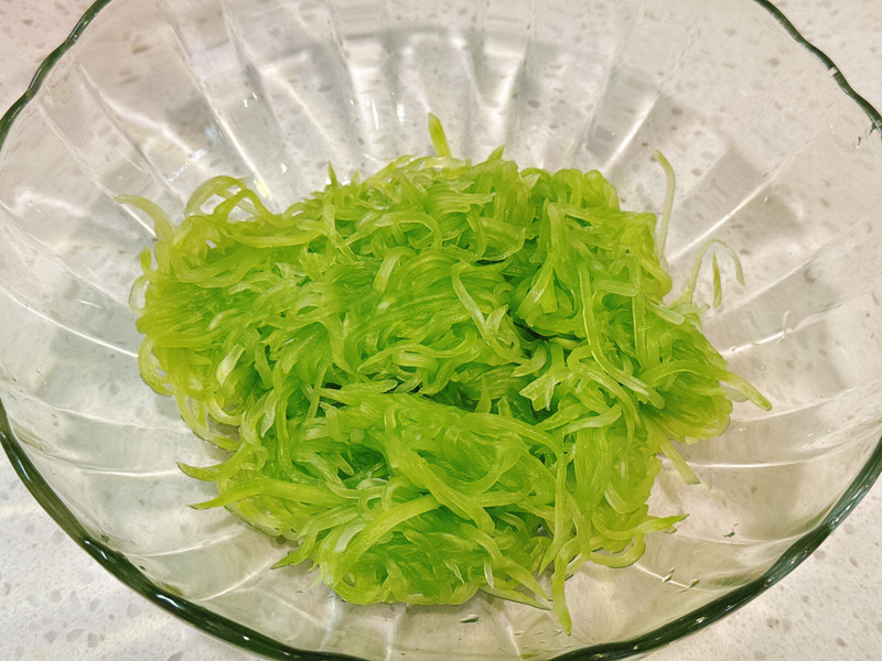 葱油凉拌莴笋