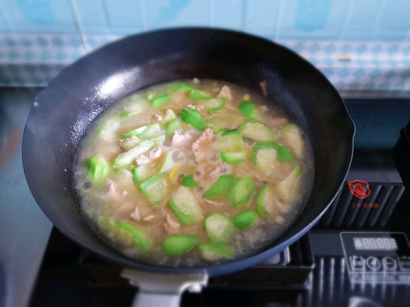 丝瓜豆腐瘦肉汤