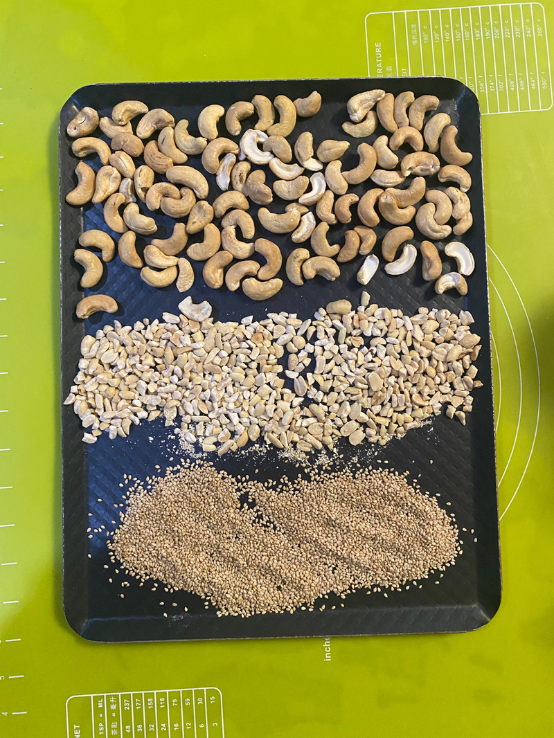 双酥海苔腰果月饼—酥到掉渣，好吃停不下来！