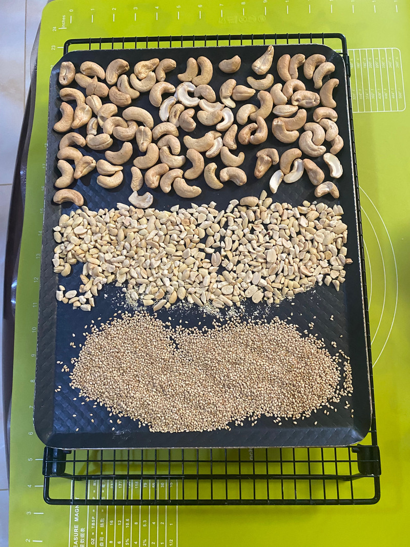 双酥海苔腰果月饼—酥到掉渣，好吃停不下来！