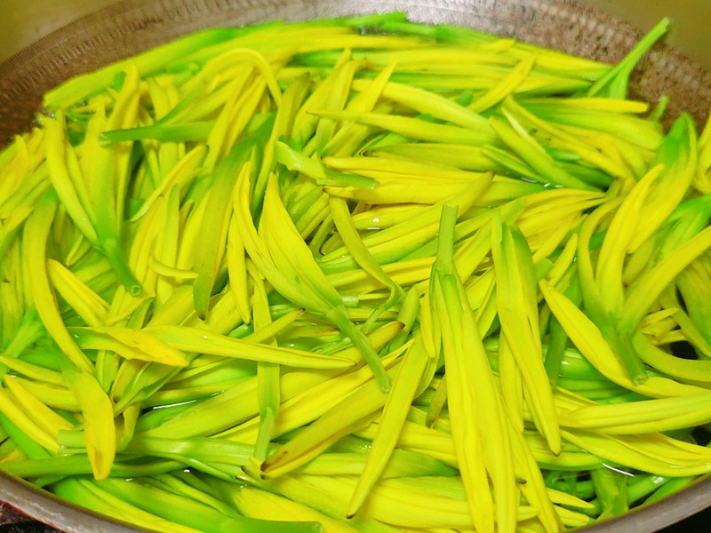 黄花菜炒鸡蛋