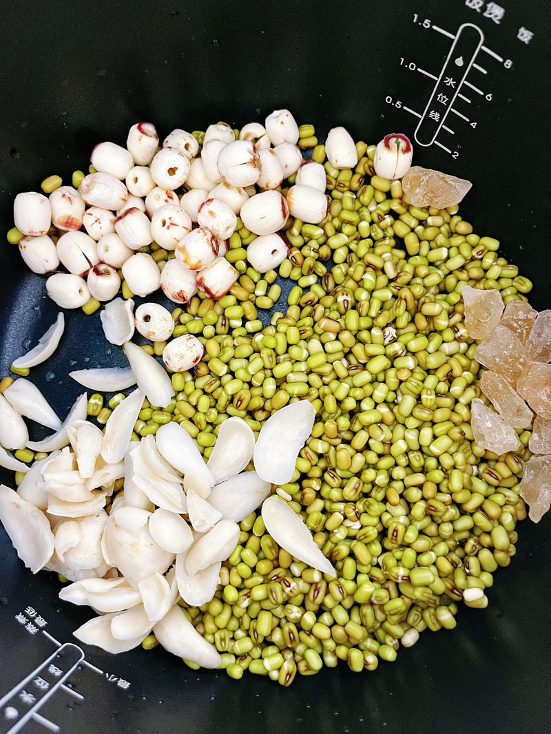 莲子百合绿豆糖水