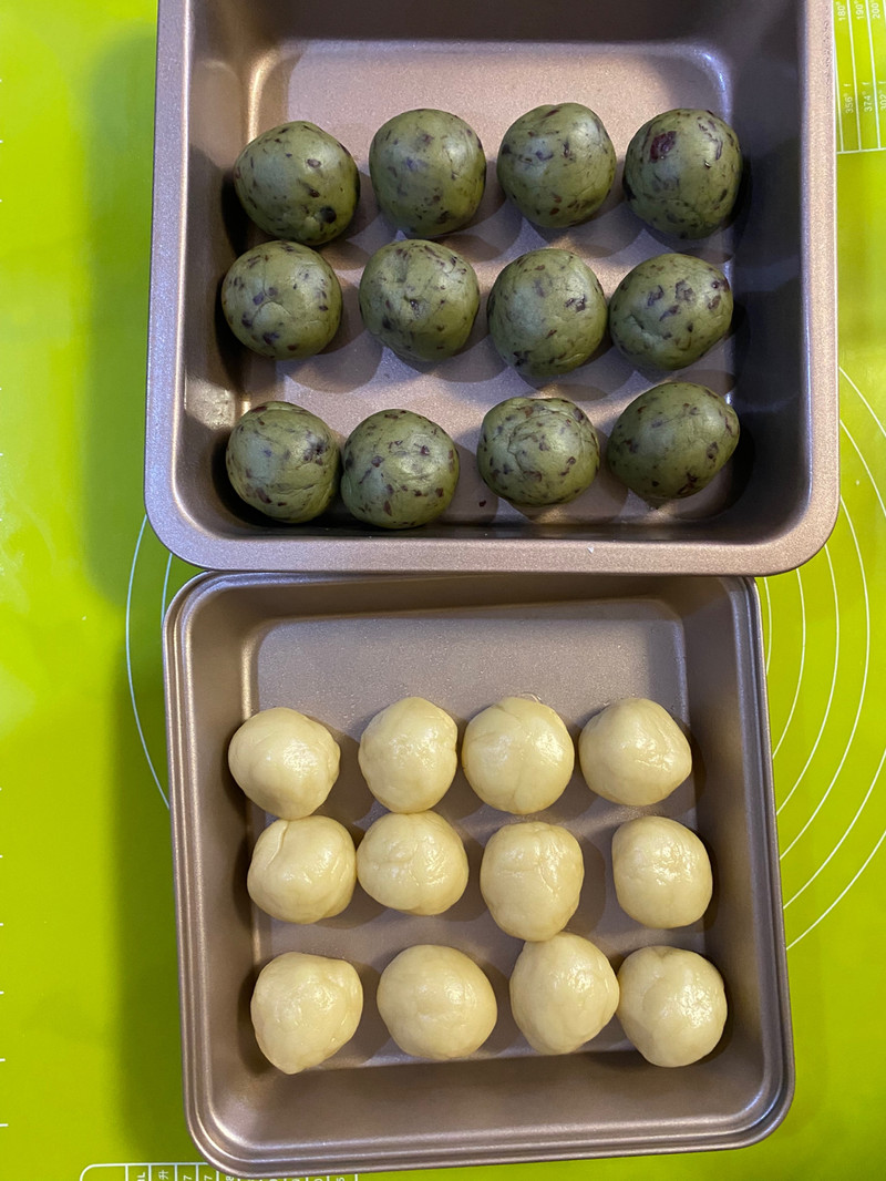 京式月饼（抹茶蜜豆味）—外皮酥脆，清香可口！