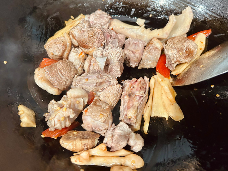 泡仔姜烧鸭
