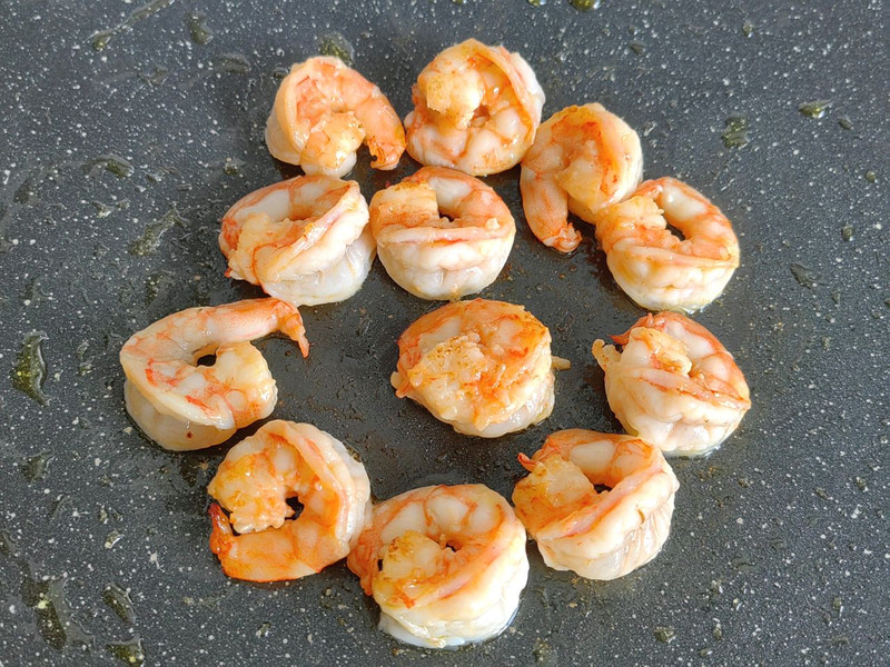 盐渍青瓜虾仁滑蛋饭