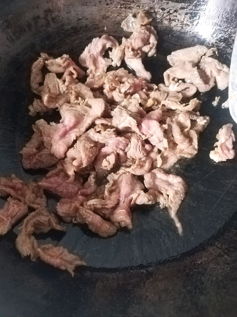 鲜嫩爽滑的牛肉炒口蘑