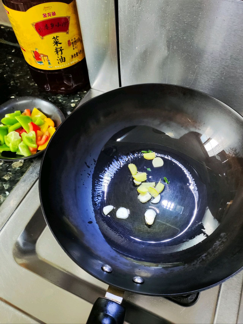 墨鱼炒菜椒