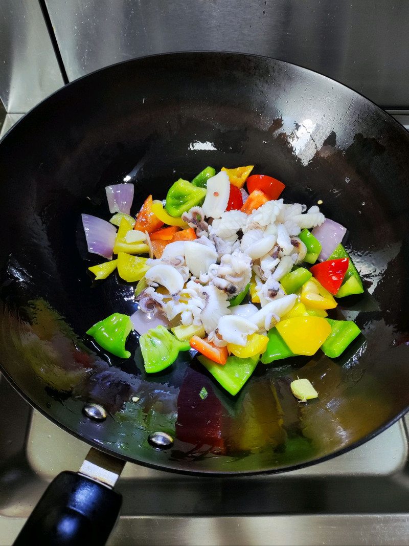 墨鱼炒菜椒