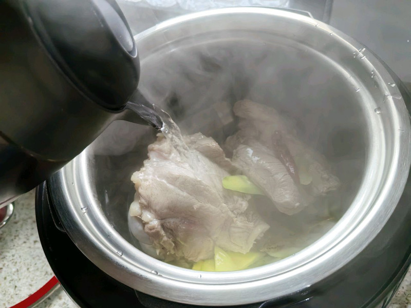 大棒骨白菜炖冻豆腐
