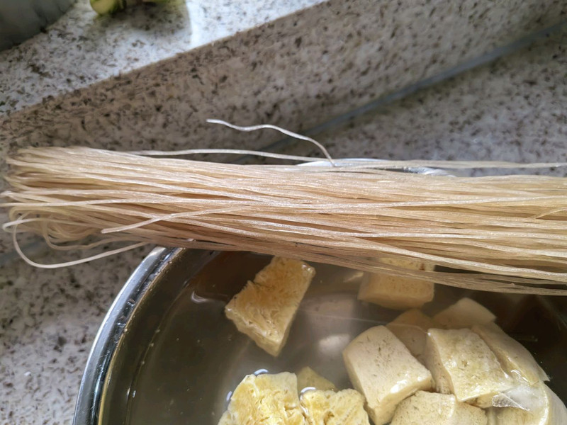 大棒骨白菜炖冻豆腐