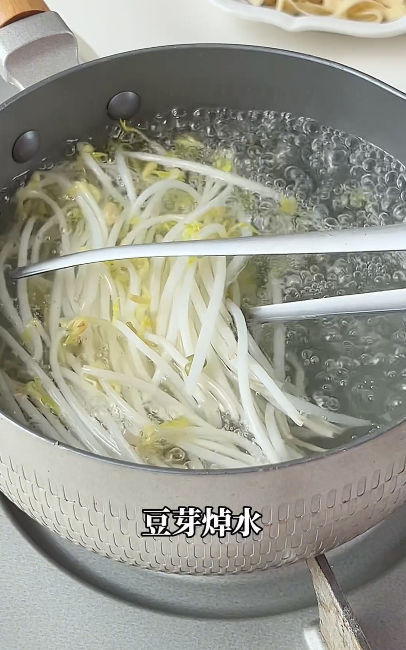 凉拌荞麦面