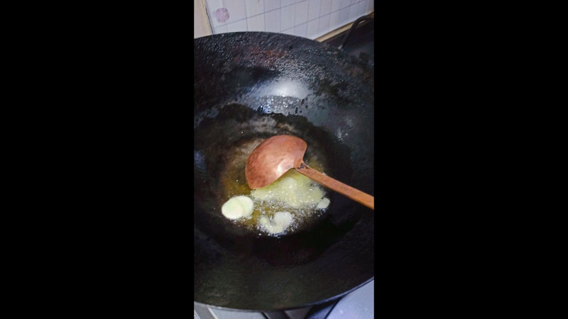 折耳根拌牛肉
