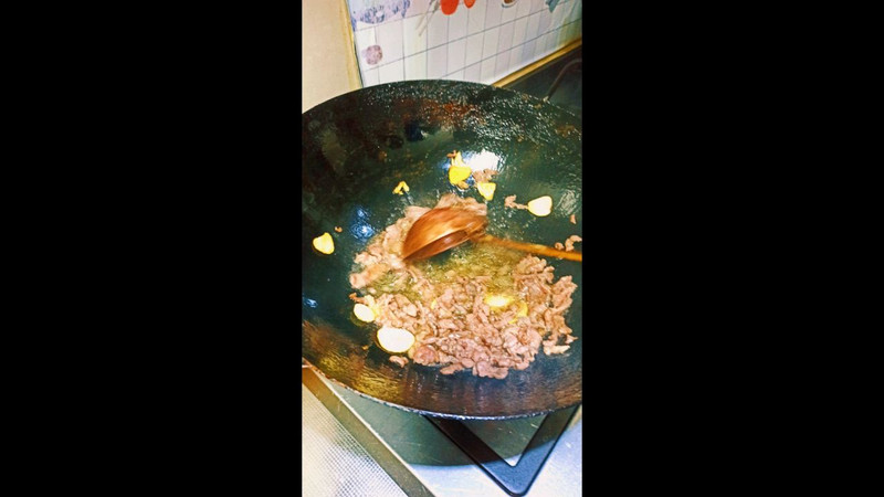 折耳根拌牛肉