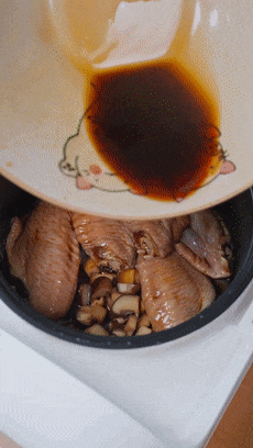 【宝宝辅食】香菇鸡翅焖饭