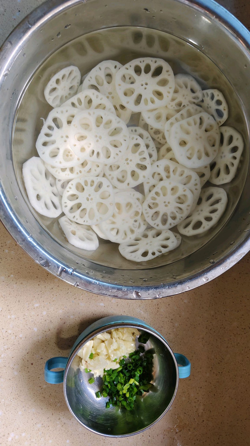 炝拌藕片