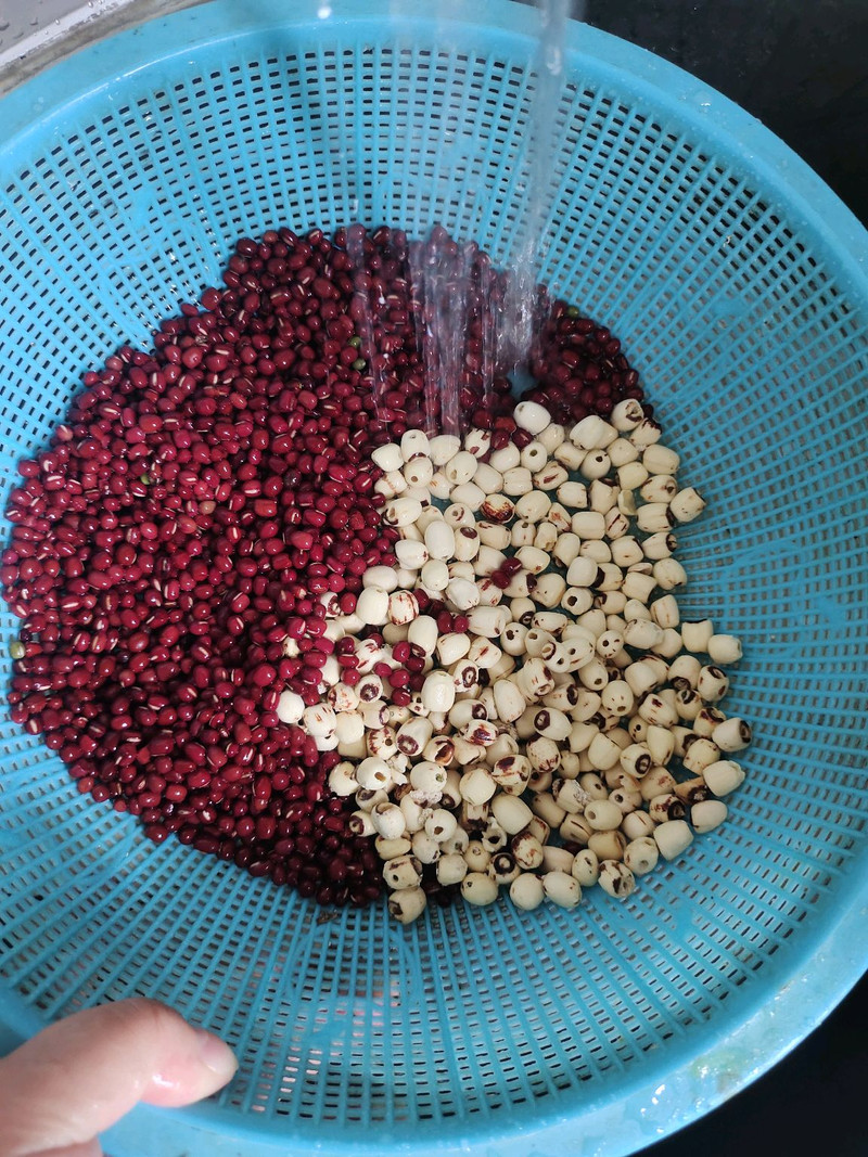 红豆牛奶莲子粥