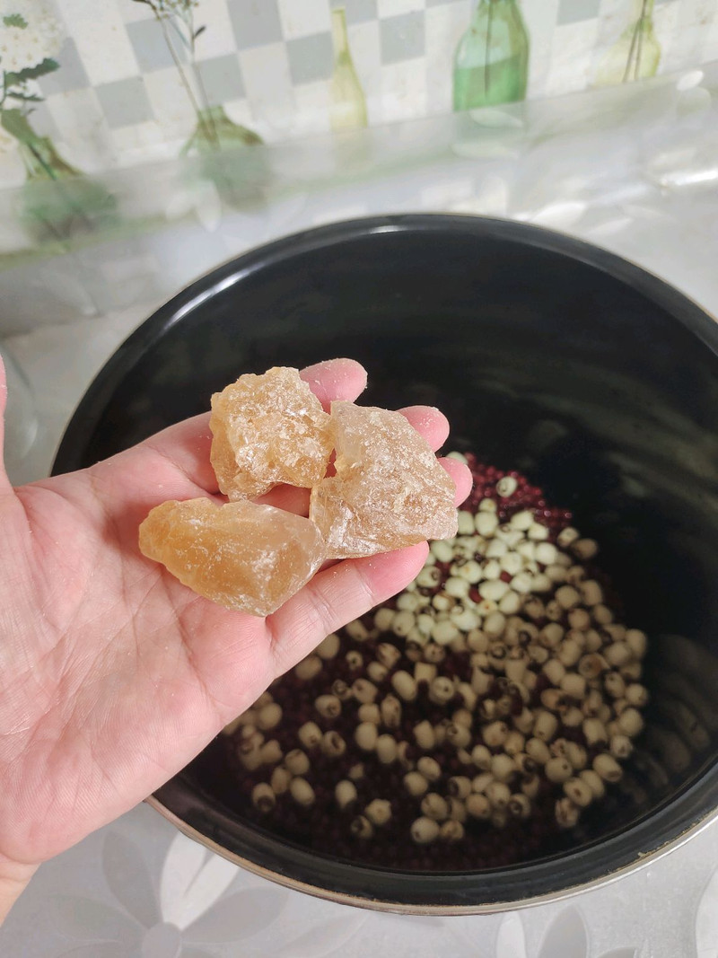 红豆牛奶莲子粥