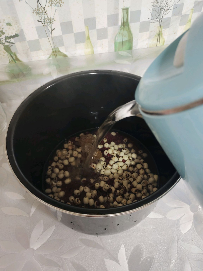 红豆牛奶莲子粥
