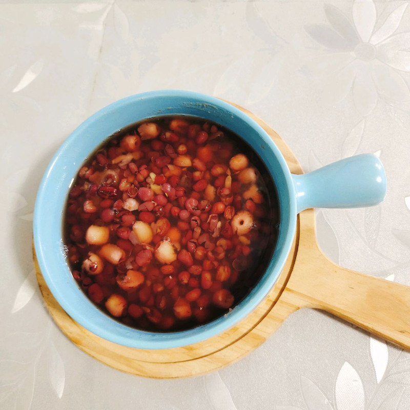 红豆牛奶莲子粥