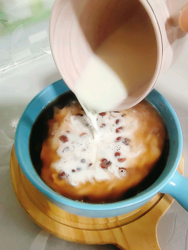 红豆牛奶莲子粥