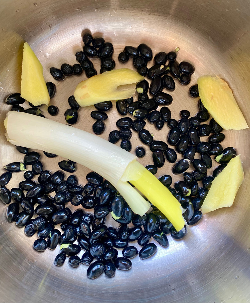 黑豆乌鸡汤 黑豆乌鸡汤