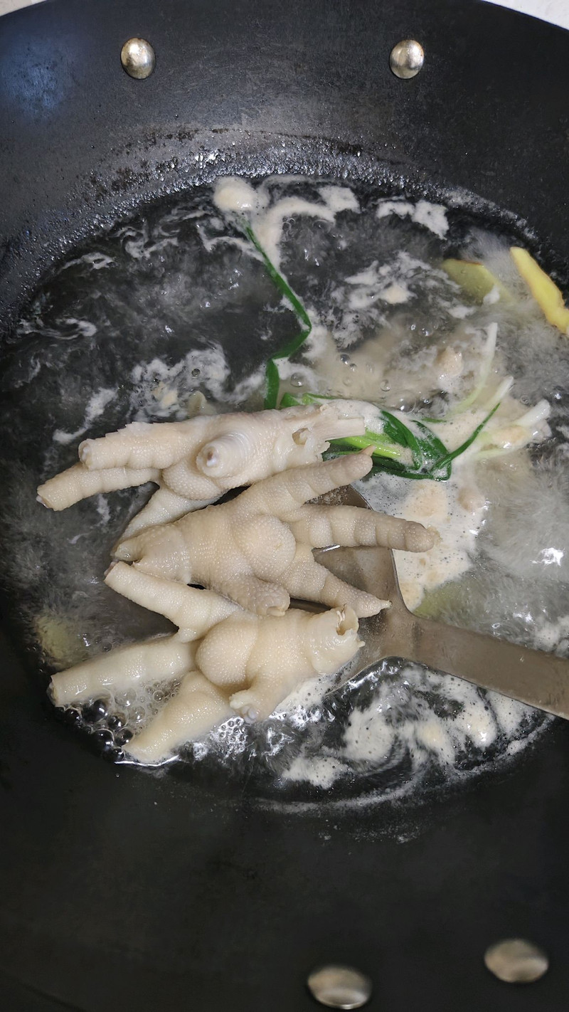 蒜香卤鸡爪