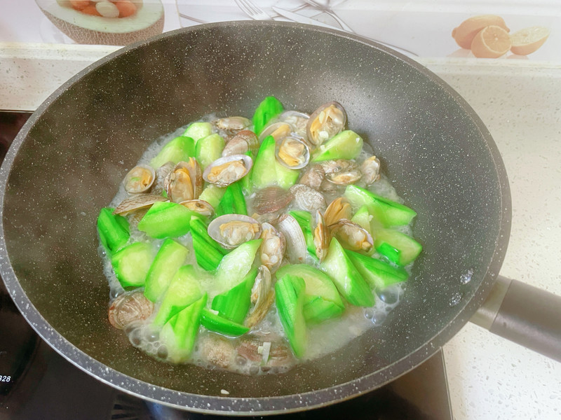 丝瓜炒花甲