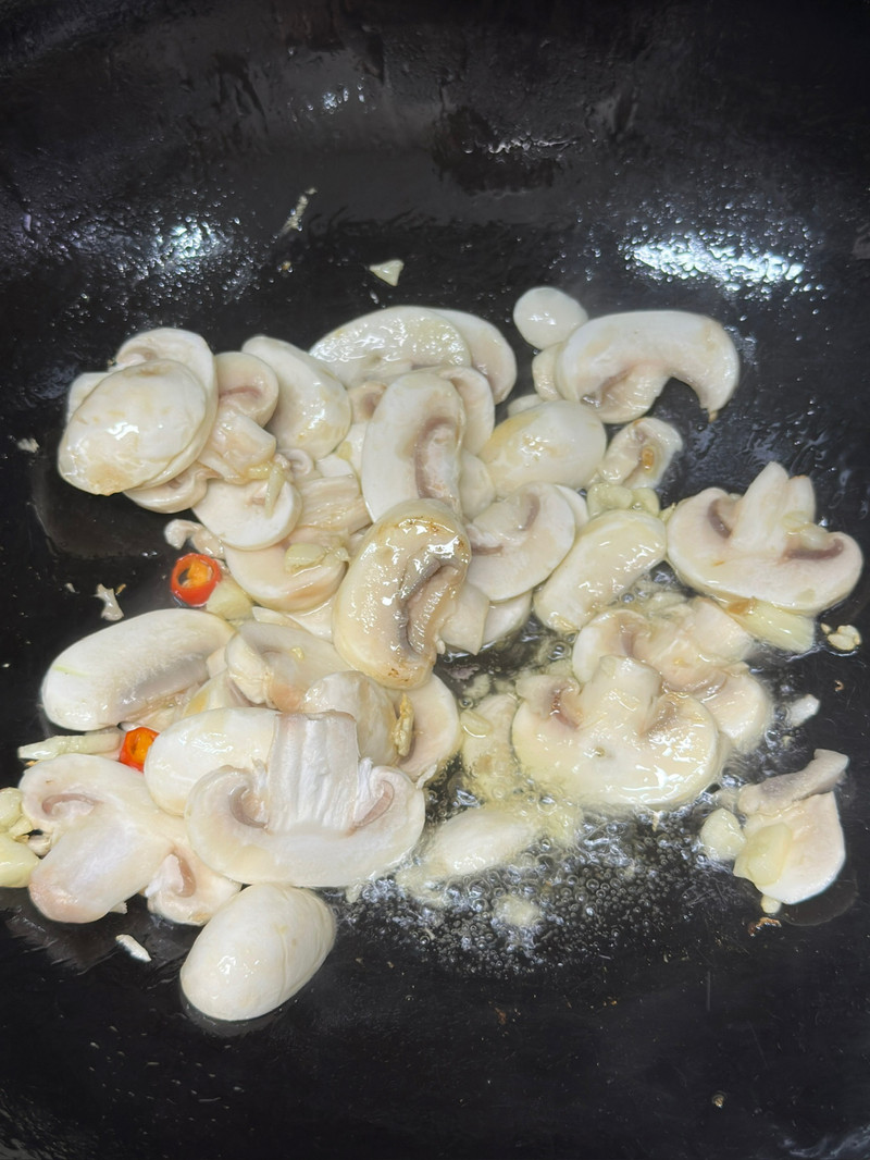 菜心炒蘑菇，口蘑