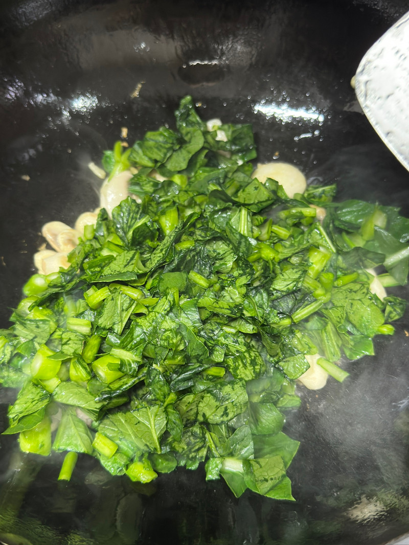 菜心炒蘑菇，口蘑