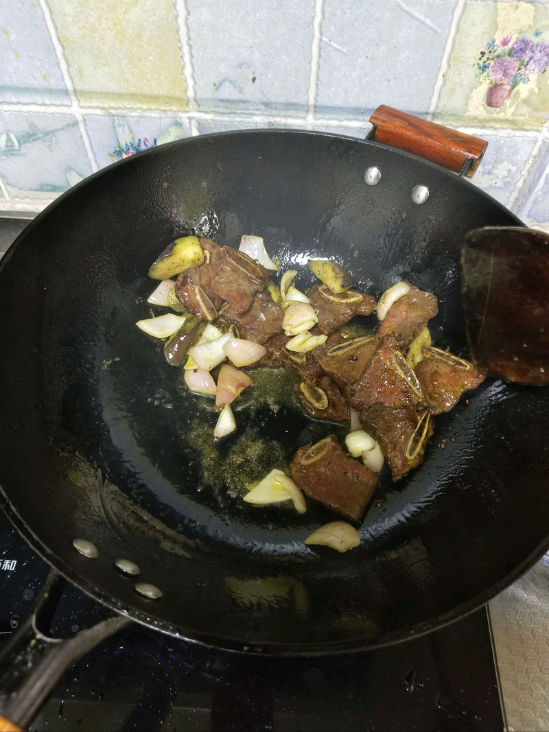 黑椒牛仔骨