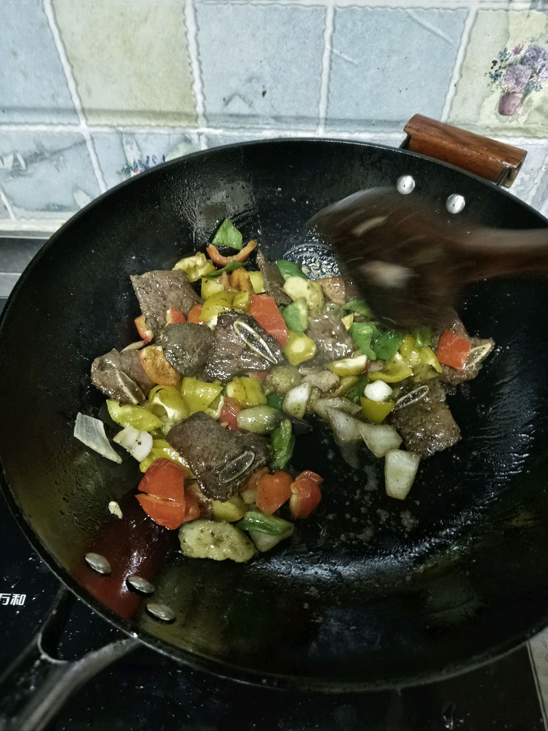 黑椒牛仔骨