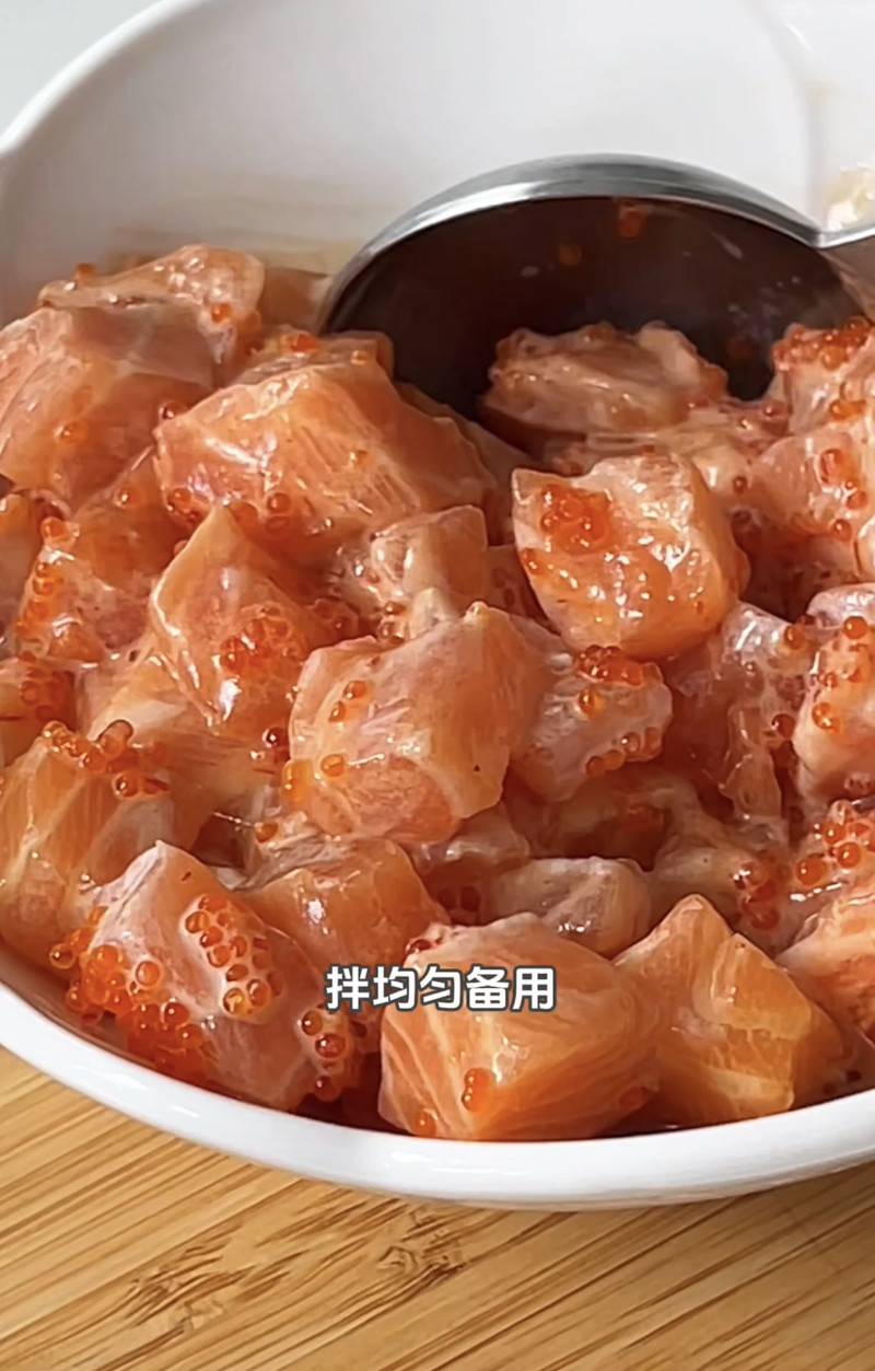 三文鱼牛油果拌饭