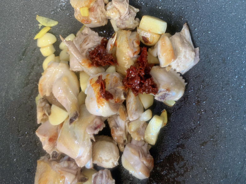 土豆板栗焖鸡