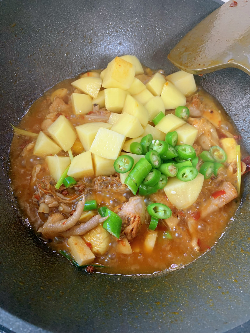 土豆板栗焖鸡