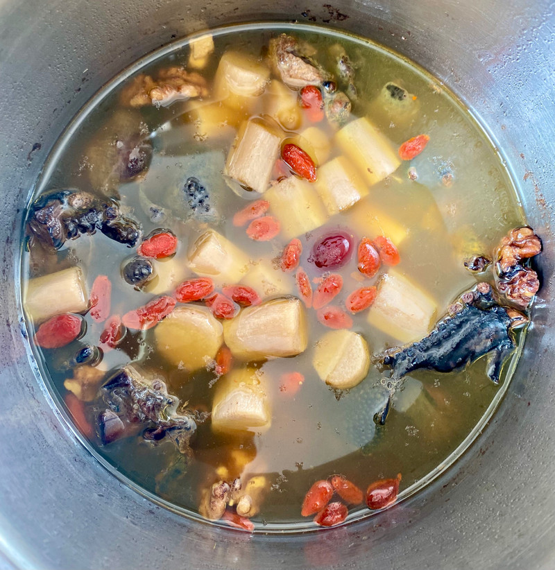 核桃山药乌鸡汤