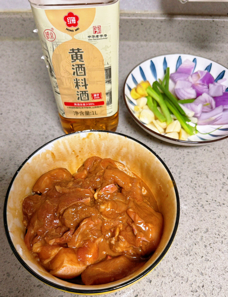 土鸡猪肉啫啫煲